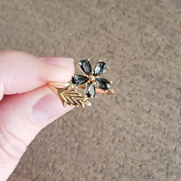 Jewelry - 925 Sterling Silver Black flower Ring